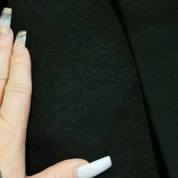 xs OBEY cropped hoody with stitched emblem - Picture 4 of 4